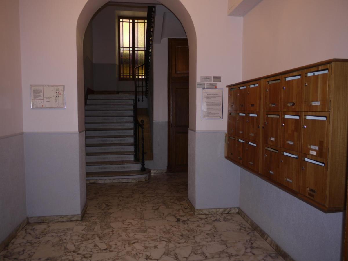 Barla 3 - A Spacious One Bedroom Apartment Near Place Garibaldi Ницца Экстерьер фото